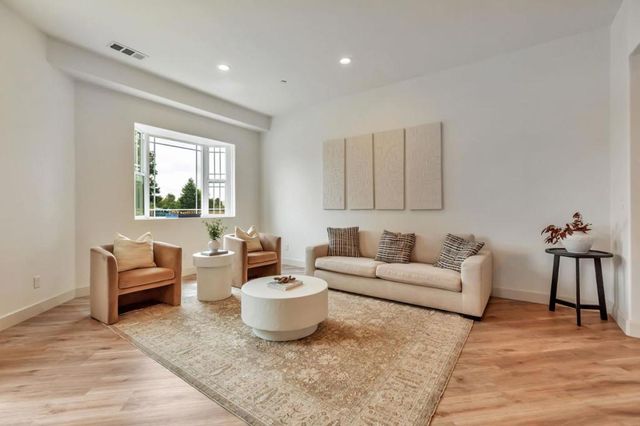 10055 Foothill Avenue, Gilroy, CA 95020