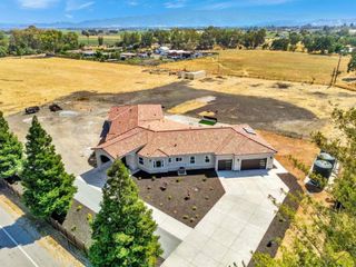 10055 Foothill Avenue, Gilroy, CA 95020