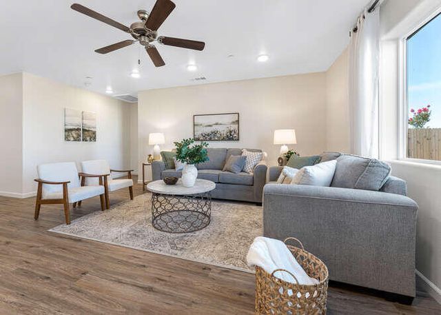 7074 W Wren Avenue, Visalia, CA 93291