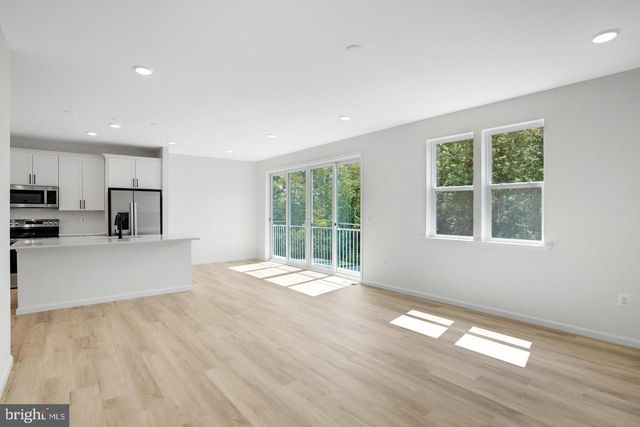 35598 PINE NEEDLE LN, Locust Grove, VA 22508