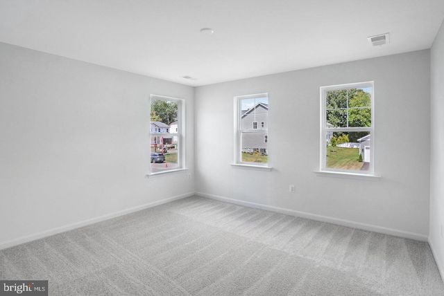 35598 PINE NEEDLE LN, Locust Grove, VA 22508