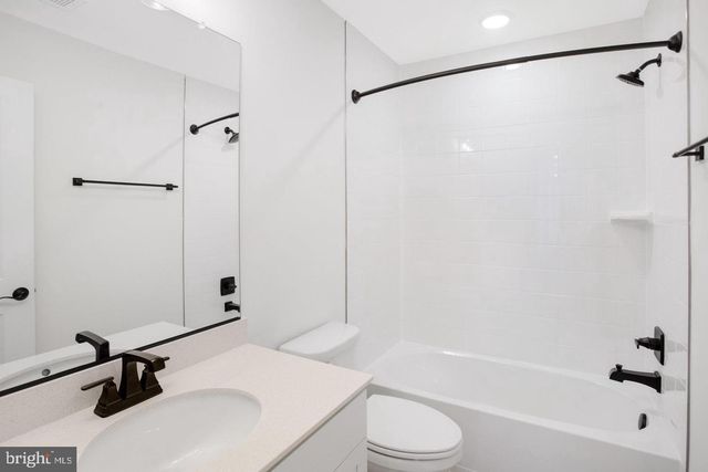 35598 PINE NEEDLE LN, Locust Grove, VA 22508