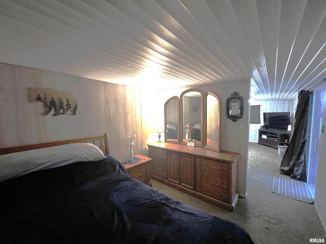 4 VICTORY Lane, Marion, IL 62959