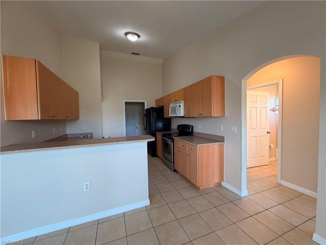 3808 25th ST SW, Lehigh Acres, FL 33976