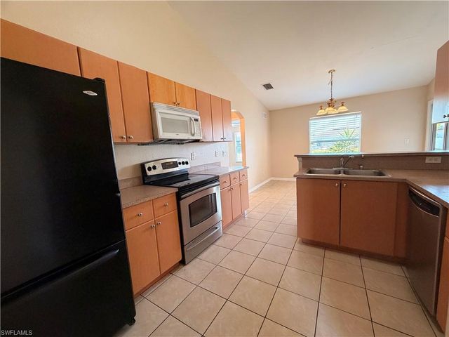 3808 25th ST SW, Lehigh Acres, FL 33976
