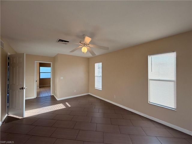 3808 25th ST SW, Lehigh Acres, FL 33976