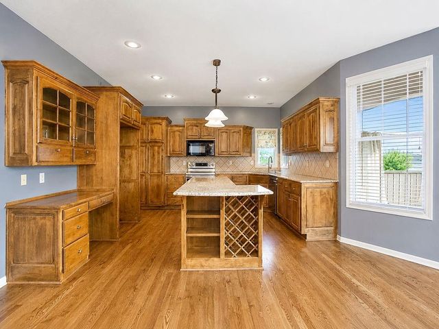 25168 W 150th Terrace, Olathe, KS 66061