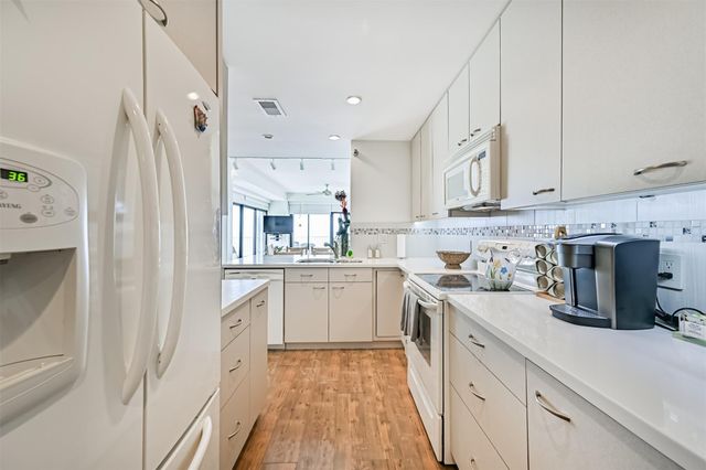 7700 Seawall Boulevard 1001, Galveston, TX 77551