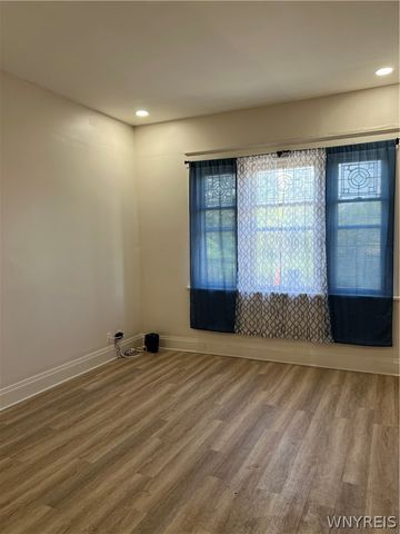 789 North Division Street S, Buffalo, NY 14210