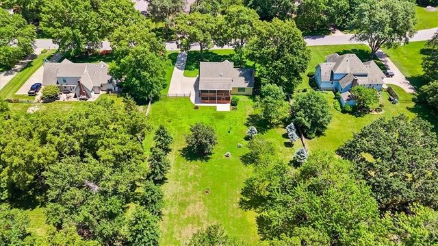 16206 Riggs Road, Stilwell, KS 66085