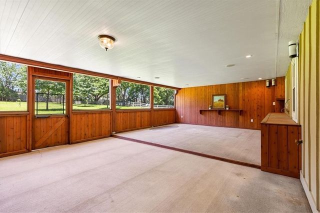 16206 Riggs Road, Stilwell, KS 66085