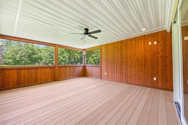 16206 Riggs Road, Stilwell, KS 66085