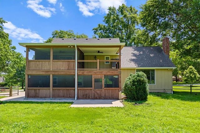 16206 Riggs Road, Stilwell, KS 66085