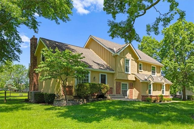 16206 Riggs Road, Stilwell, KS 66085