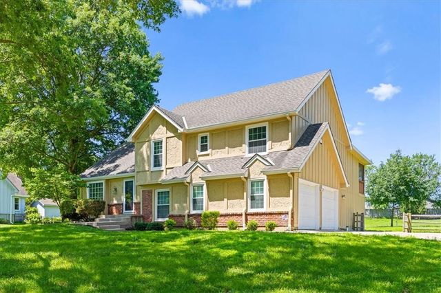 16206 Riggs Road, Stilwell, KS 66085