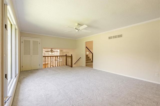 16206 Riggs Road, Stilwell, KS 66085