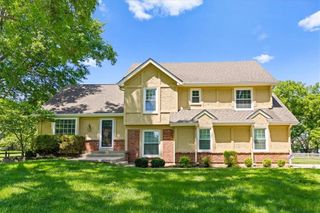 16206 Riggs Road, Stilwell, KS 66085