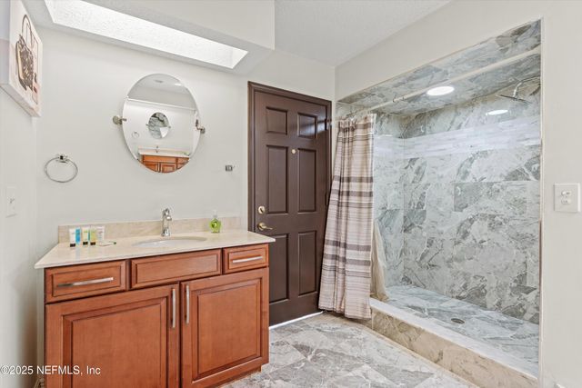 836 MANDALAY Road, Jacksonville, FL 32216