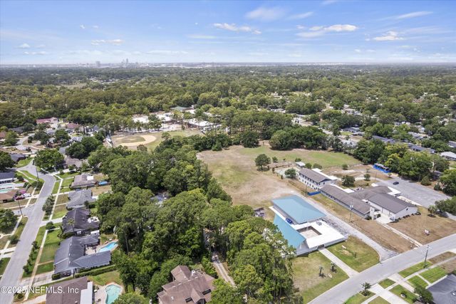 836 MANDALAY Road, Jacksonville, FL 32216