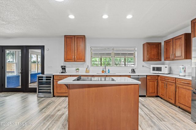 836 MANDALAY Road, Jacksonville, FL 32216