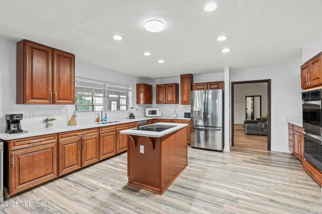 836 MANDALAY Road, Jacksonville, FL 32216