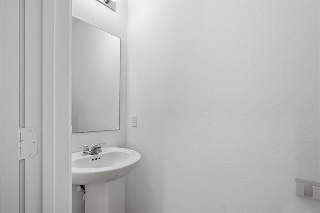 148 Rowdy Yates WAY, Jarrell, TX 76537