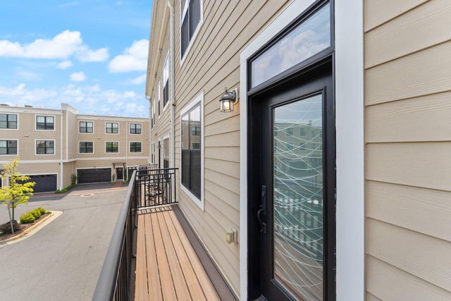 19286 WINMEADE DR, Leesburg, VA 20176