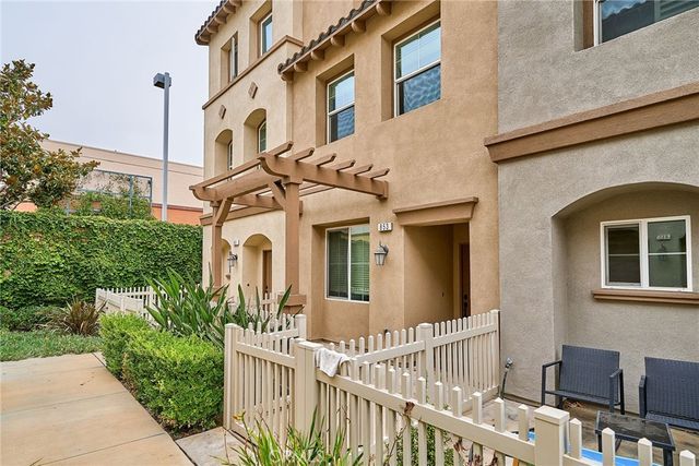 853 E Hollyvale, Azusa, CA 91702