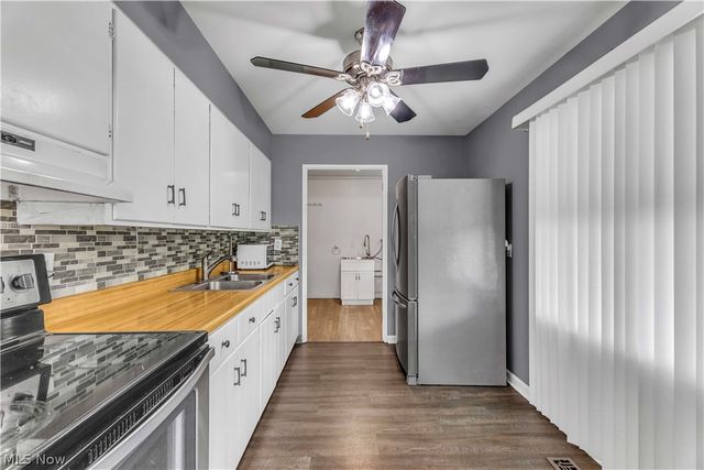 6674 Newbury Lane, Cleveland, OH 44130