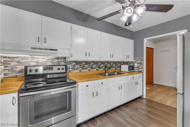 6674 Newbury Lane, Cleveland, OH 44130