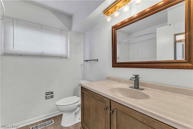 6674 Newbury Lane, Cleveland, OH 44130