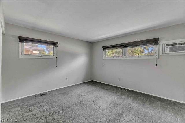 6674 Newbury Lane, Cleveland, OH 44130