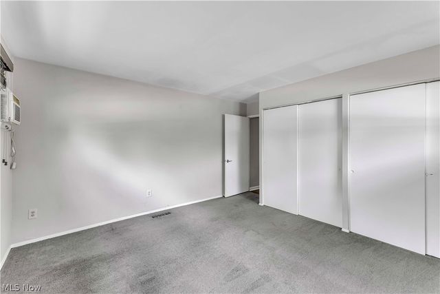 6674 Newbury Lane, Cleveland, OH 44130