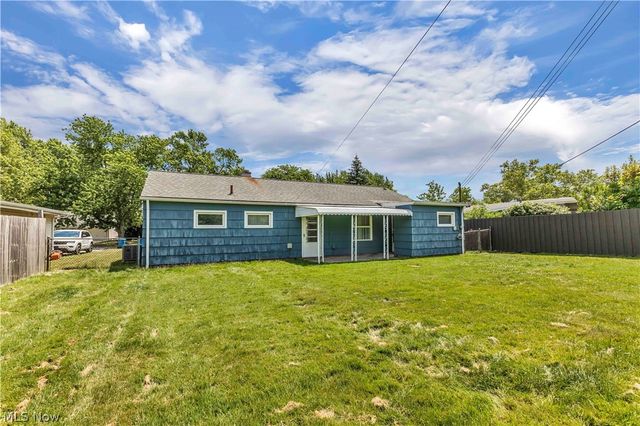 6674 Newbury Lane, Cleveland, OH 44130