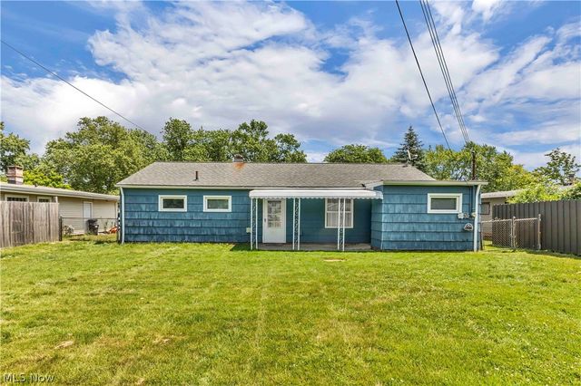6674 Newbury Lane, Cleveland, OH 44130