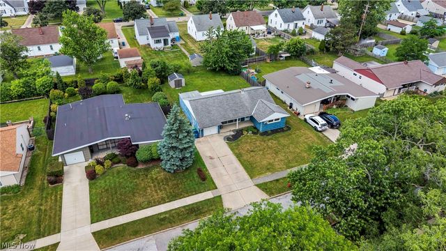 6674 Newbury Lane, Cleveland, OH 44130