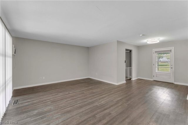 6674 Newbury Lane, Cleveland, OH 44130