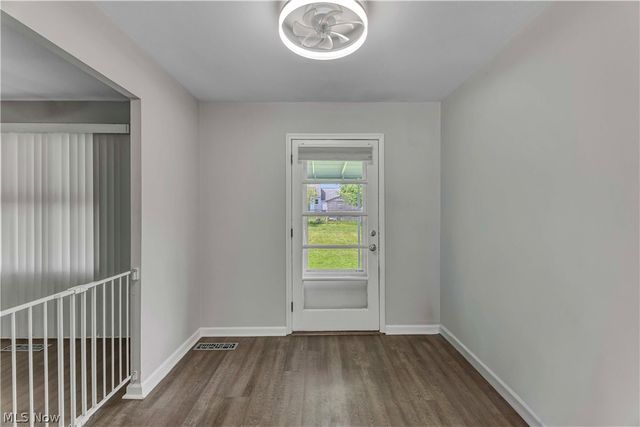 6674 Newbury Lane, Cleveland, OH 44130