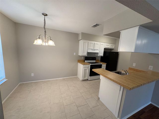 312 S Poplar Street 4, Tomball, TX 77375