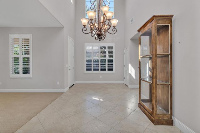 2075 Holt Dr, Lodi, CA 95242