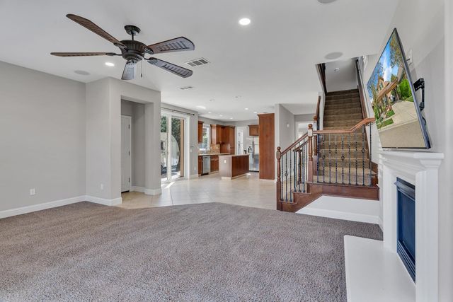 2075 Holt Dr, Lodi, CA 95242