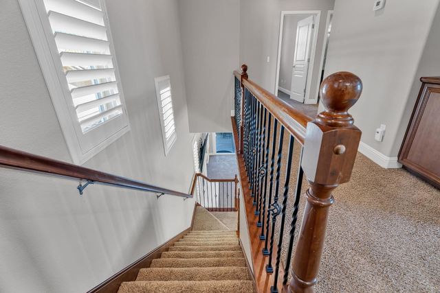 2075 Holt Dr, Lodi, CA 95242