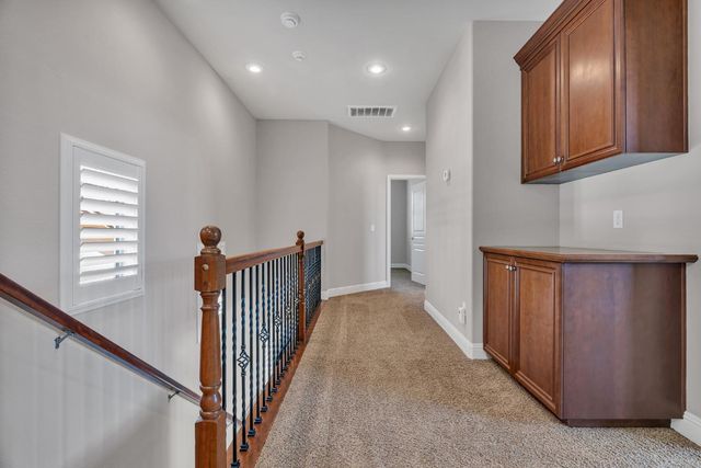 2075 Holt Dr, Lodi, CA 95242