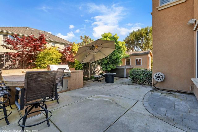 2075 Holt Dr, Lodi, CA 95242