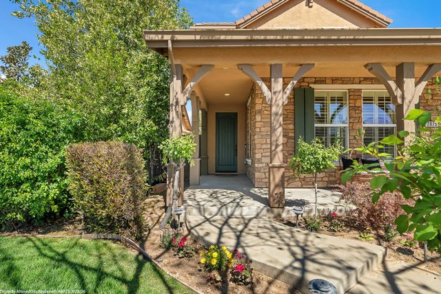 2075 Holt Dr, Lodi, CA 95242