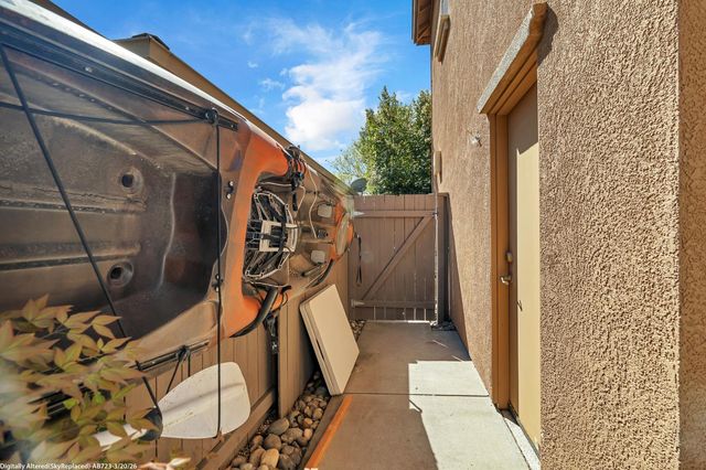 2075 Holt Dr, Lodi, CA 95242