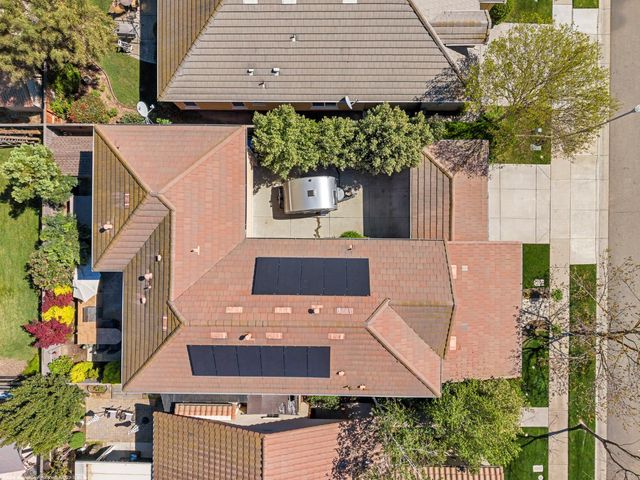 2075 Holt Dr, Lodi, CA 95242