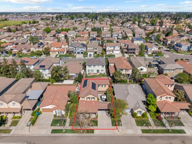 2075 Holt Dr, Lodi, CA 95242