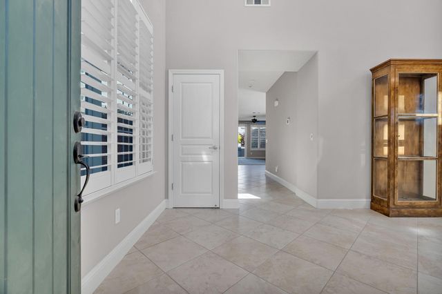 2075 Holt Dr, Lodi, CA 95242