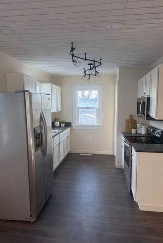 217 E 14th Street N, Newton, IA 50208